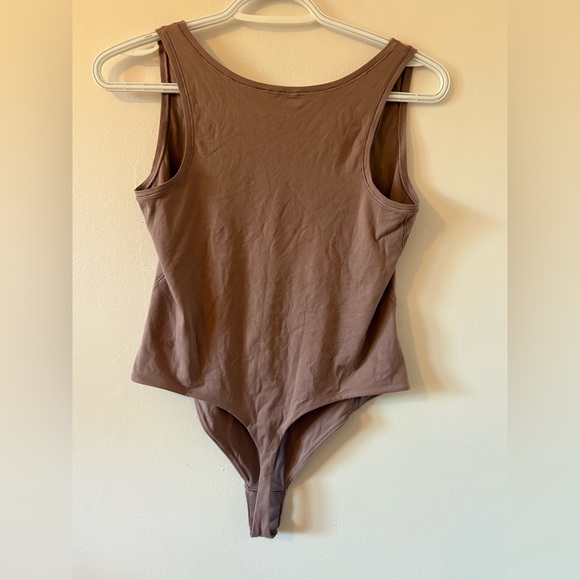Lululemon Wundermost Ultra-Soft Nulu Square-Neck Sleeveless Bodysuit - Picture 3 of 11